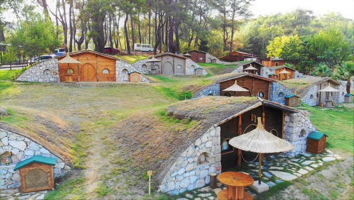 turkiye de ilk hobbit koyu evleri antalya da sezona hazirlaniyor son star gazetesi